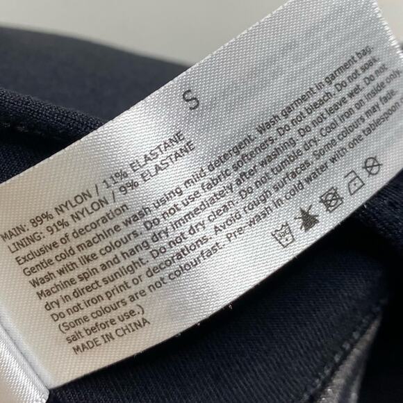 Lunair Australia Black Cross Front Athletic Padded Sports Bra Women’s Size Small - Picture 6 of 7